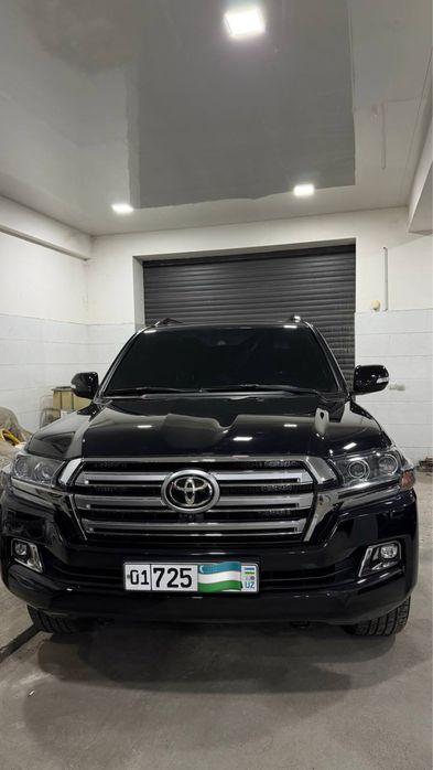 Toyota land crusier 200