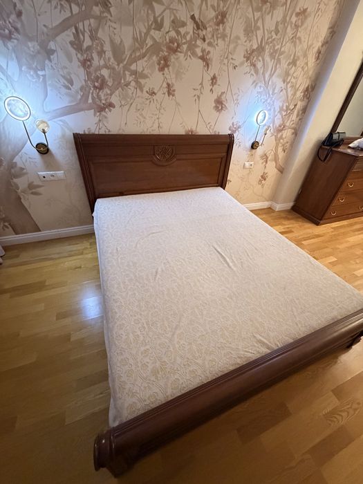 Продам кровать б/у в хорошем состоянии