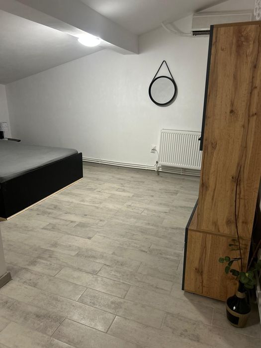 Închiriez apartament 2 camere Mansarda
