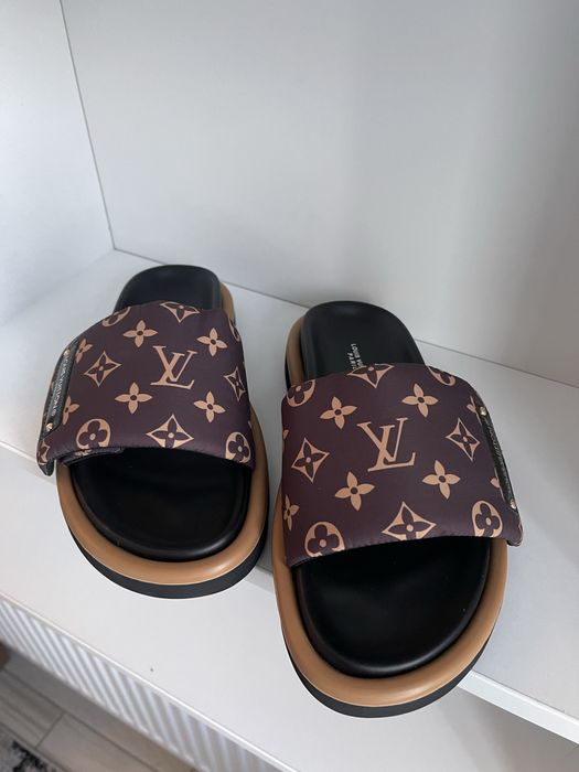 Papuci Lv premium la comanda !
