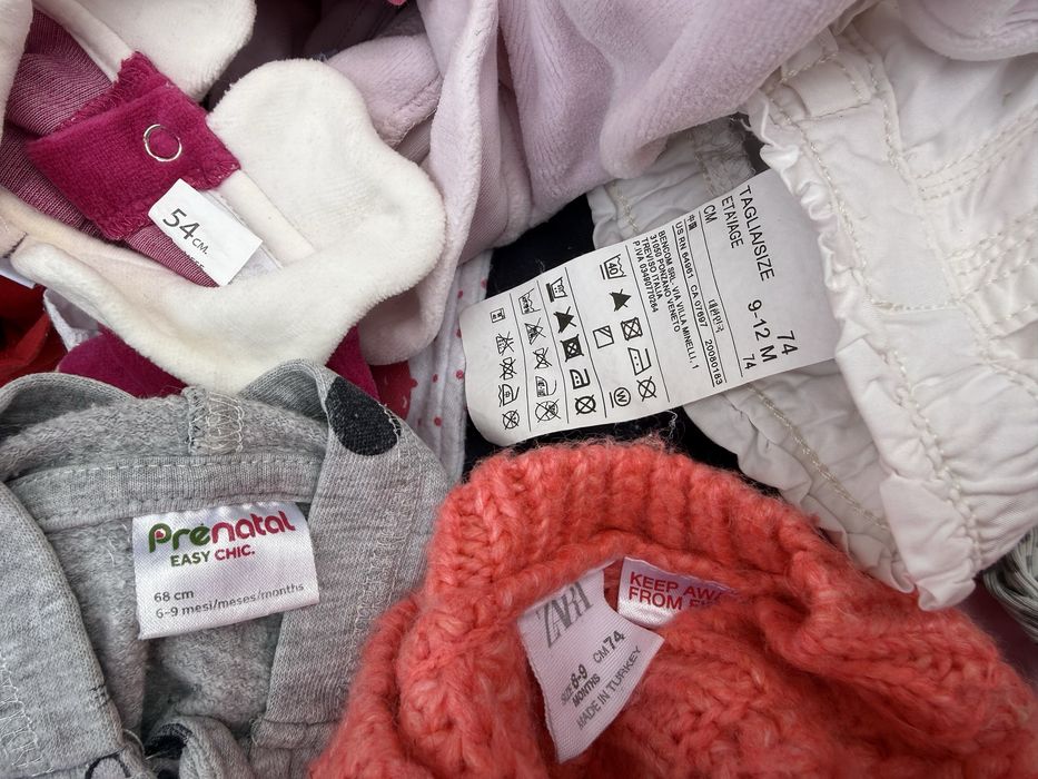 Lot pachet haine fetițe 1- 6-18 luni (Zara, Prénatal, Kiabi, Fagottino) – cca. 30 piese