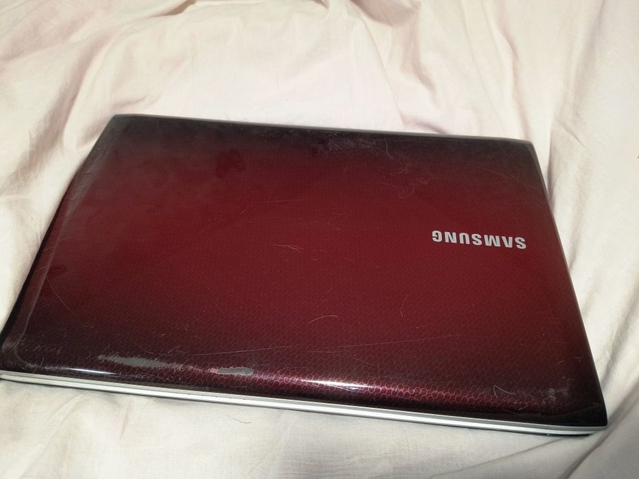 Vând laptop Samsung R730