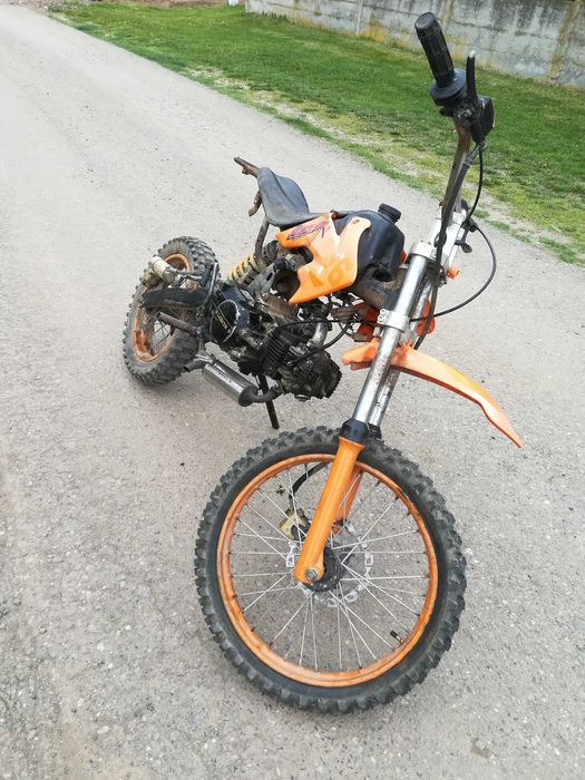Vând cross de 125cc 4 trepte