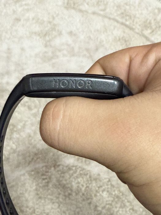 Умный браслет HONOR
