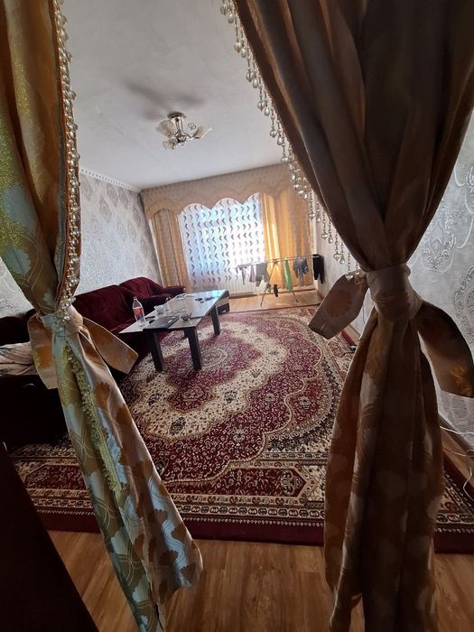 Новастройкада квартира сотилади хамма жихозлари билан