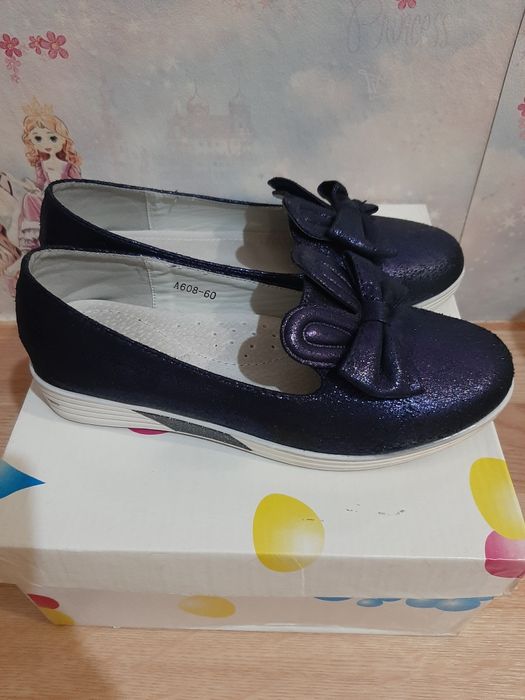 Продам детскую обувь