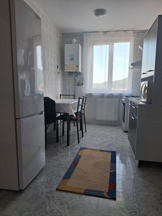 Inchiriez apartament 2 camere recent renovat zona Precista