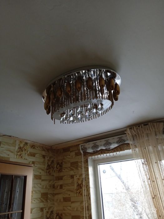 Продам люстру дёшево