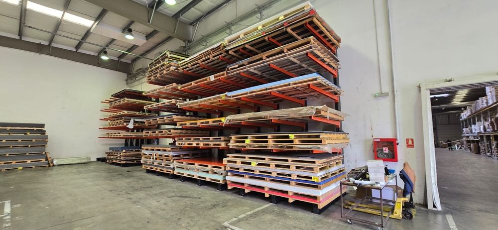 Rafturi Cantilever depozitare