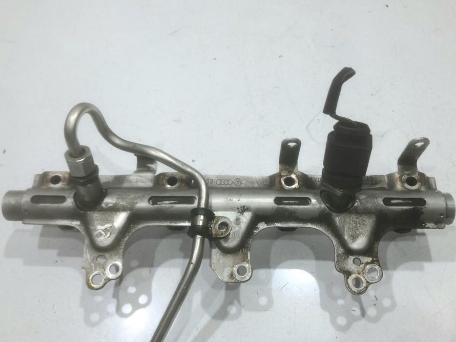 Rampa injectoare Audi Q5 8R 2.0 tfsi CDNB, CDHA, CDHB 06j133317m