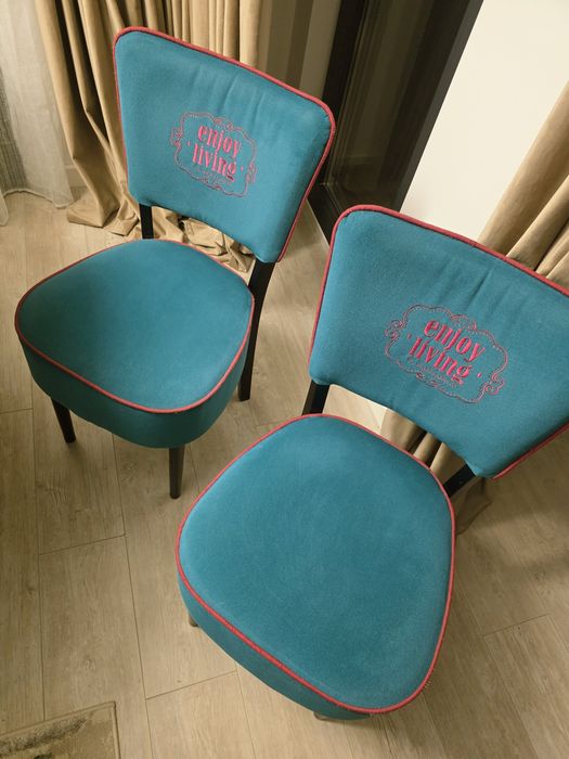 Set 2 scaune Dalin, turcuaz cu broderie roz