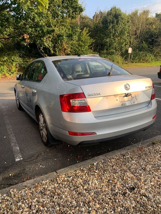 DEZMEMBREZ Piese Auto Skoda Octavia 3 Motor 1.6 Diesel cod CLH Euro 6 Cutie viteze Automata 7G Fata Completa Bara Fata capota Far aripa portiera fata spate Stanga dreapta portbagaj Interior piele Navigatie