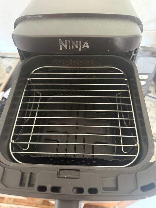 Фритюрник с горещ въздух Ninja Double Stack SL300, 2470W, 7.6 л, 6 функции за гитвене!