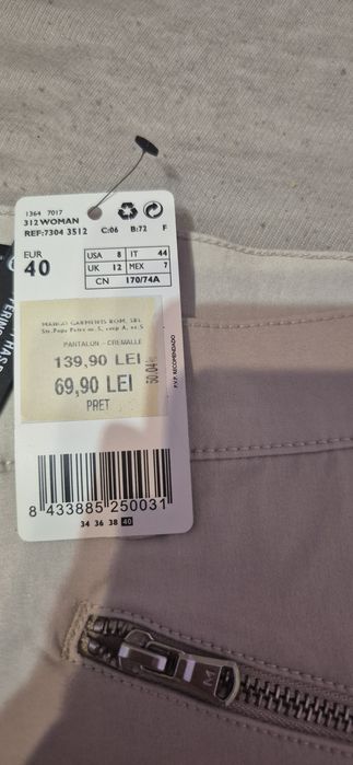 Vand pantaloni de dama firma mango.