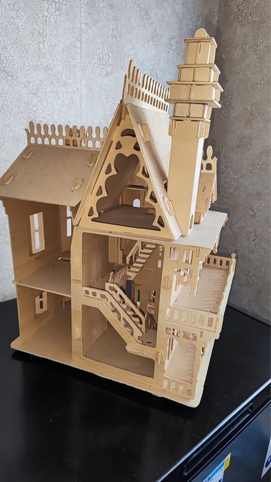 Продам двухэтажный домик для маленьких принцесс