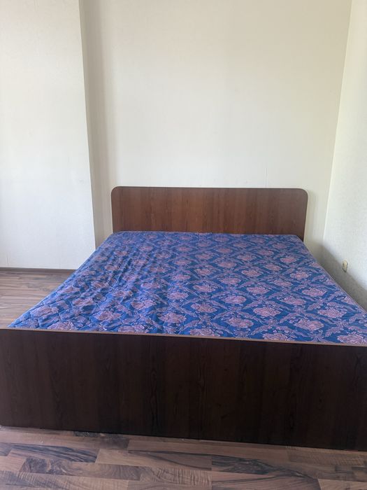 Продам кровать двухспальную