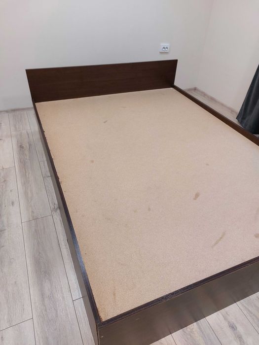 Спалня с матрак 140 на 200