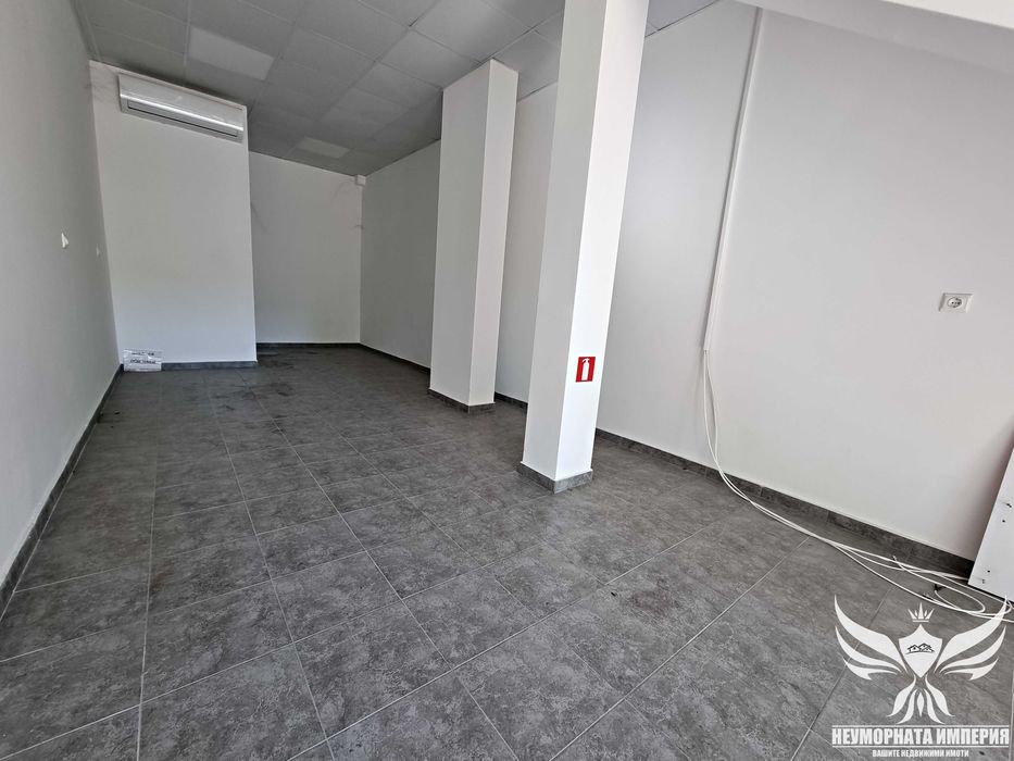 Продавам 37кв.м. помещение,офис,студио,магазин в гр.Асеновград