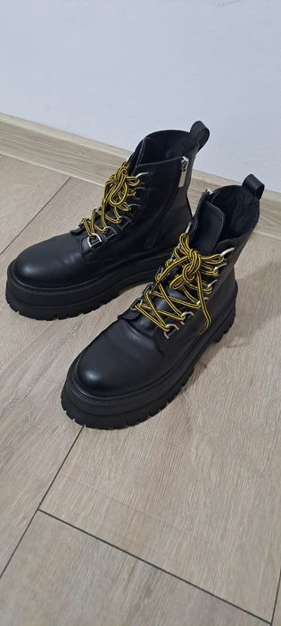 Ghete de dama pull&bear