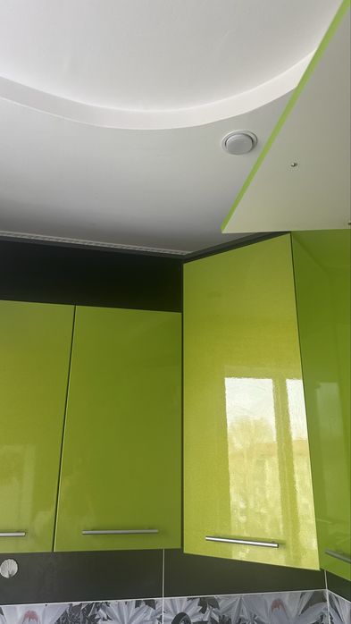 Продам кух гарнитур фрма: Папа Карло