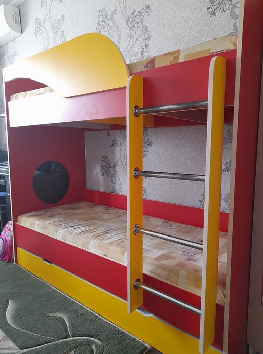 Кровать двухярусная детская