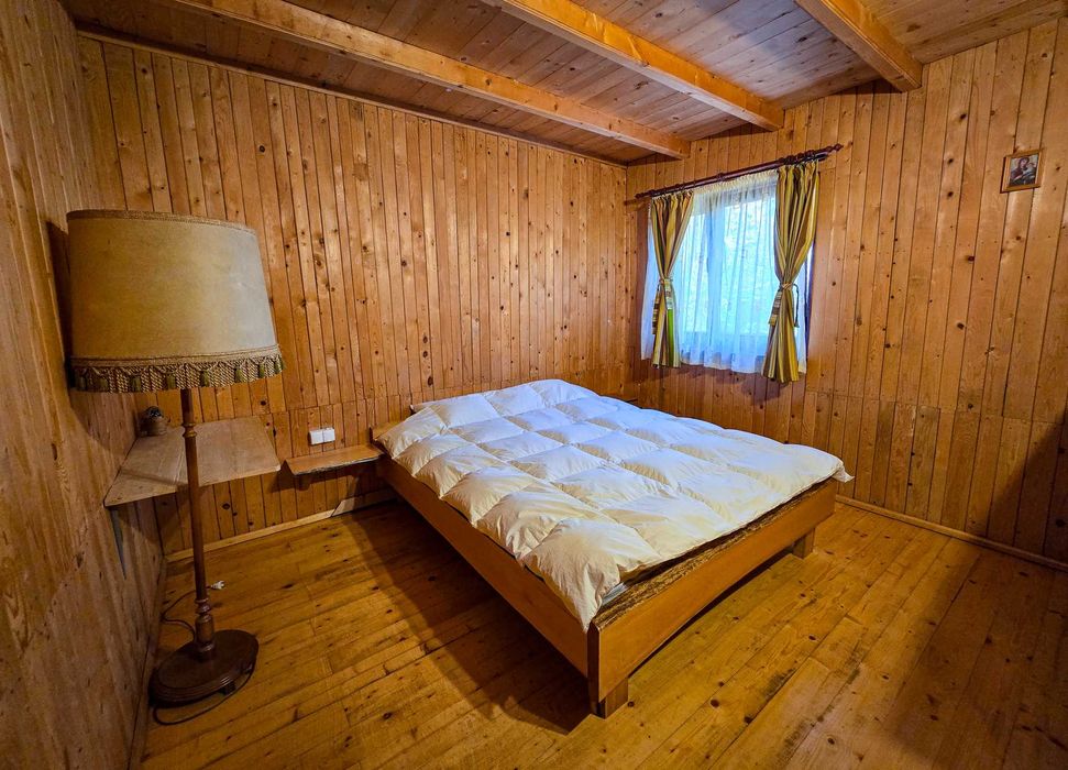 Cabană de închiriat - Lacul cu cabana -de Revelion nu este disponibilă