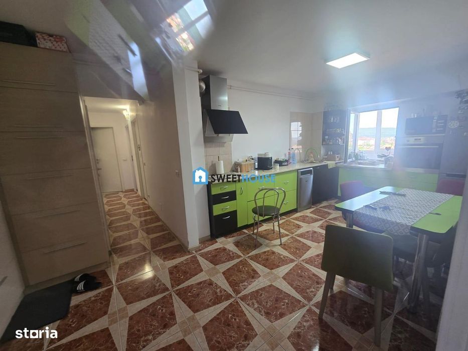 Apartament cu trei camere renovat zona Campului