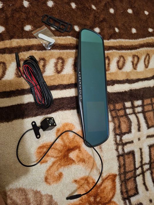 Cameră frontală si spate automată