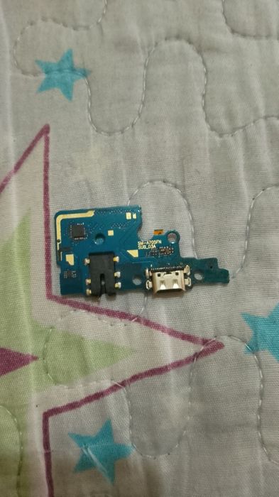 Vând piese Samsung a70