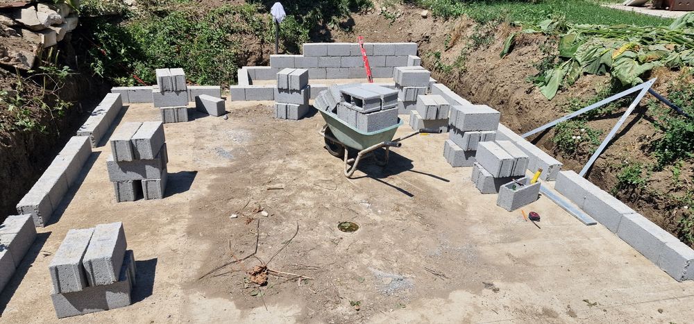 Renovări și Amenajări Interioare -Parchet, Gresie, Izolații, Faianta, Rigips, Zugraveli, Tapet, Pavaj, Profile decorative, Placari Piatra
Renovari