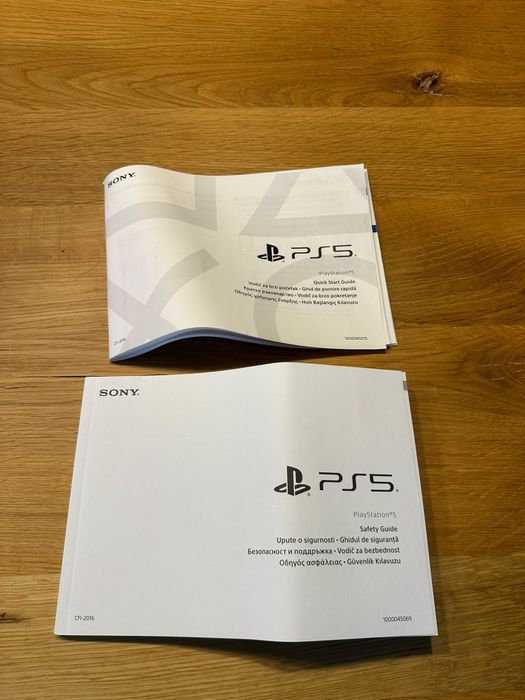 PlayStation 5 Digital Slim de vanzare-ca nou!