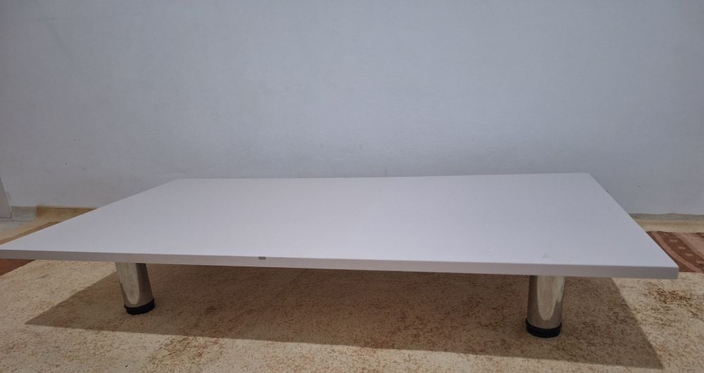 Наполный стол новый