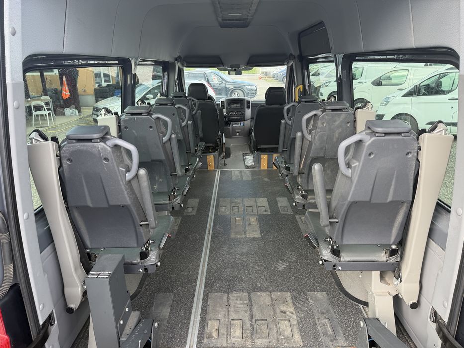 Volkswagen Crafter 2016 2.0TDi Euro 6 8+1 Locuri + Lift Hidraulic *Posibilitate Rate - Avans 0*