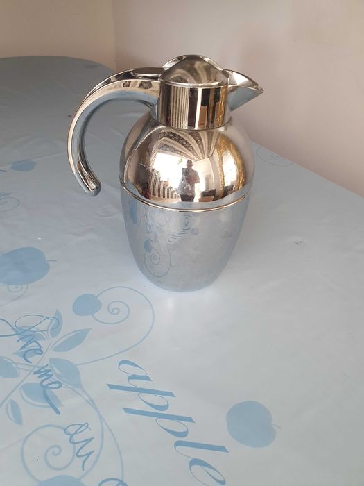 Termos izolat din oțel