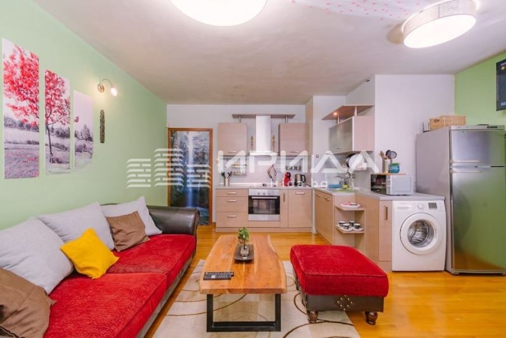 Продава се Тристаен апартамент в София, Център - 98 кв.м за 1978 €/кв.м - Снимка #1