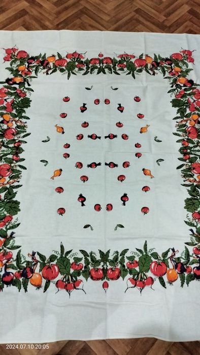 Продам тканевую скатерть