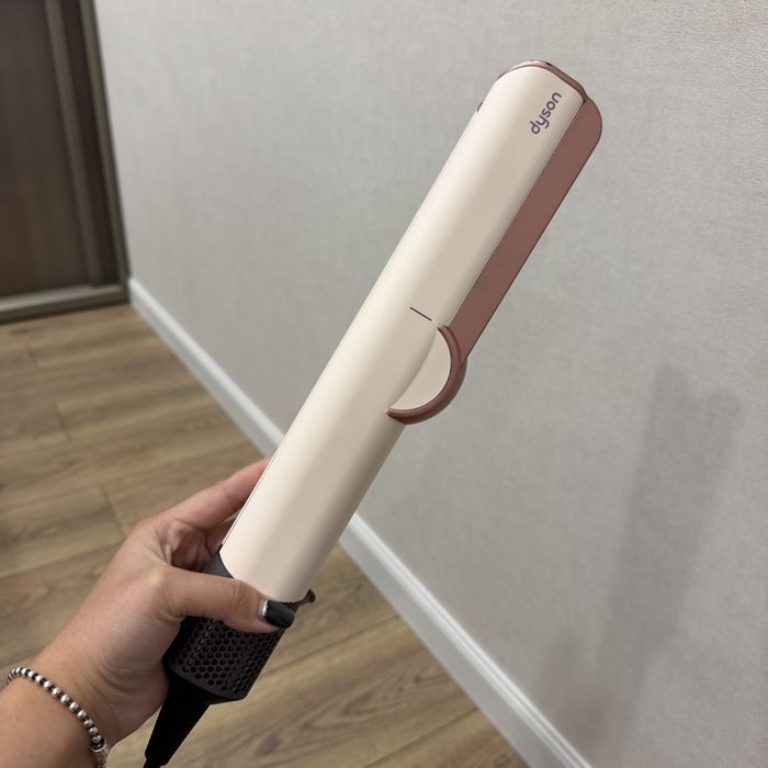 Dyson airstraight в отличном состоянии