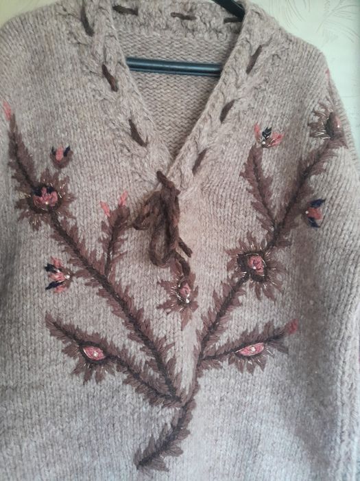 Вълнен ръчно плетен блузон