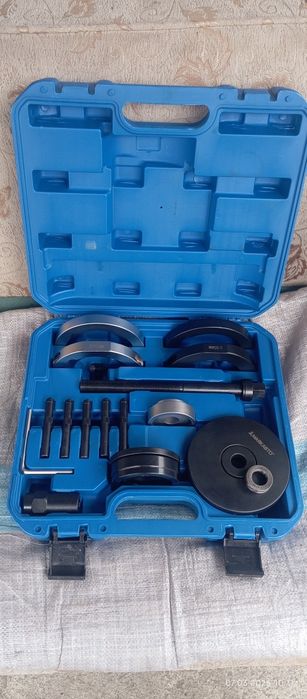 Продам набор для снятия ступечный подшибников