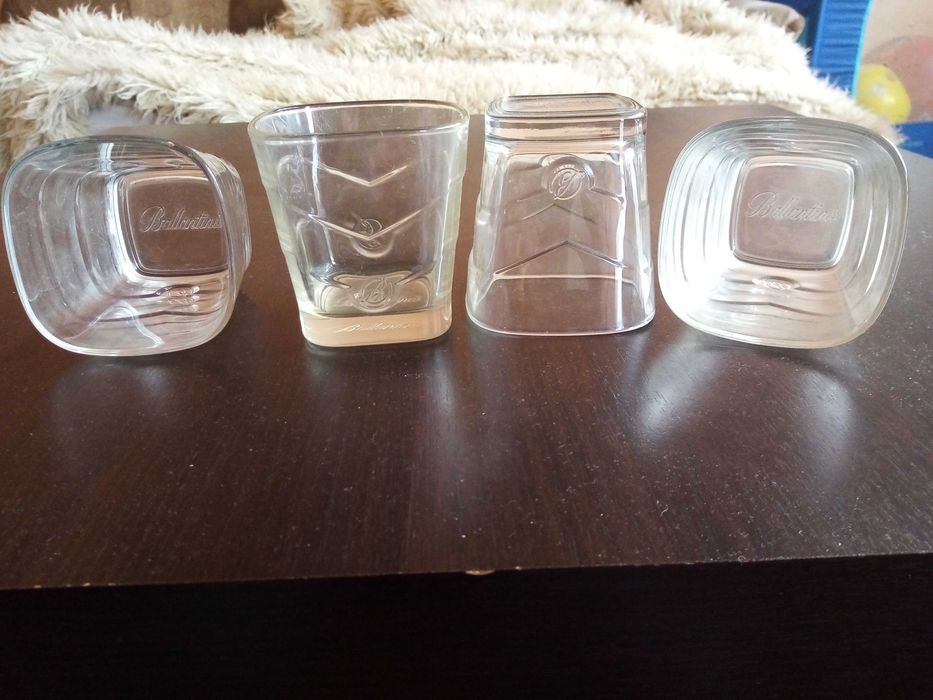 Продавам чаши за уиски