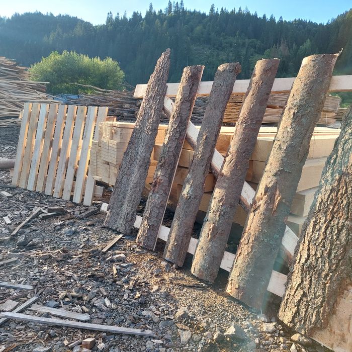 Panouri gard și materiale lemnoase