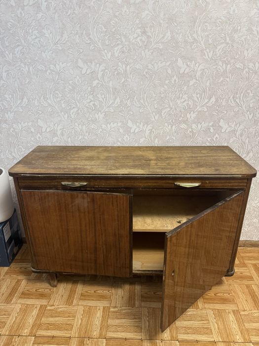 Тумба со столиком