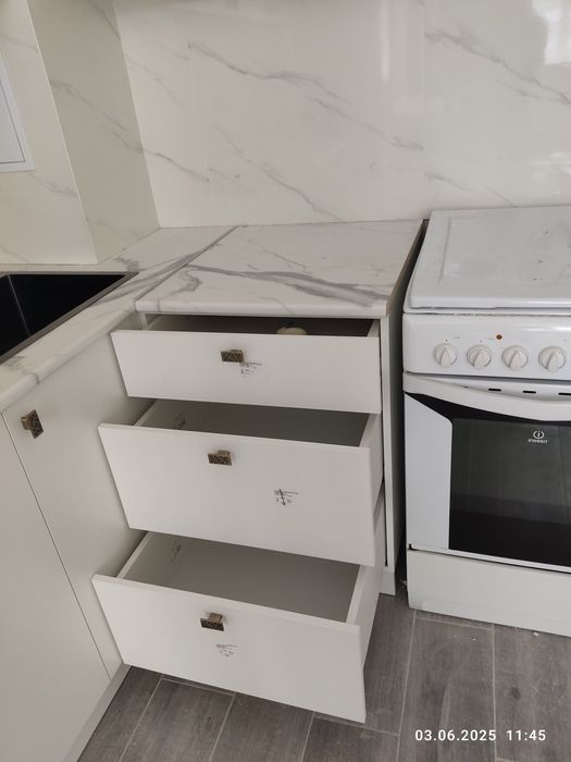 Кухонный гарнитур новый