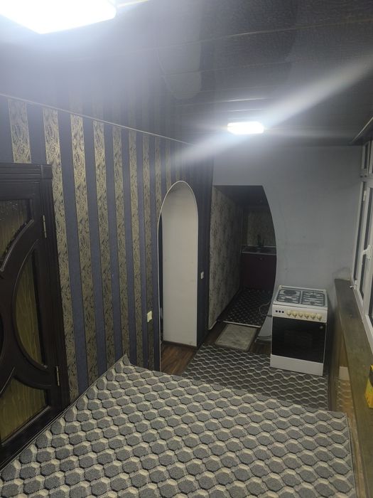 3 xonali xonadon sotiladi