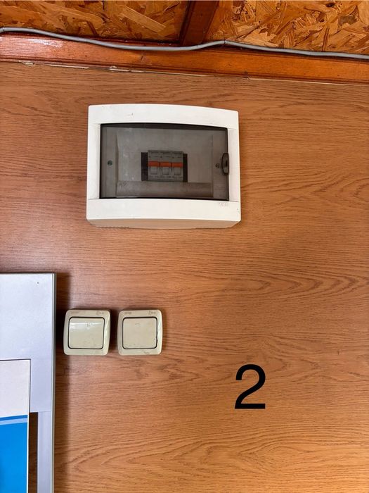 Фургон и  контейнери