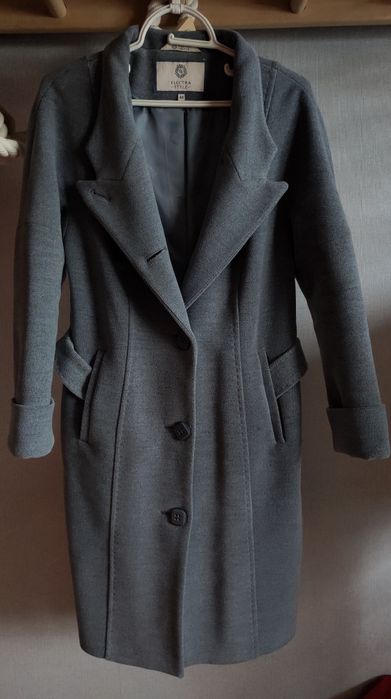 Пальто демисезонное 44 размер