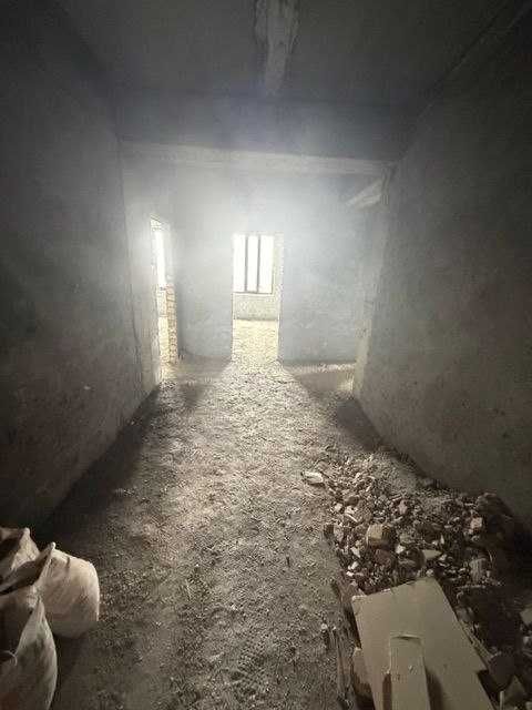 Ургут туманида кенг 2 хонали хонадон сотилади!