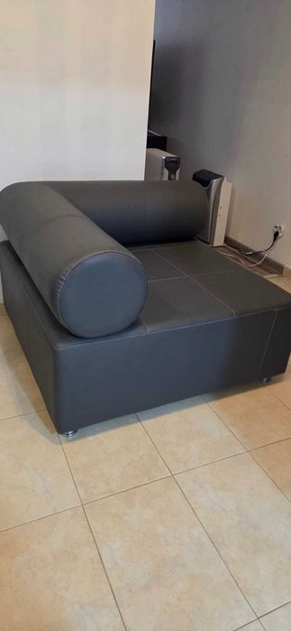 Два фотьойла и кръгла възглавница