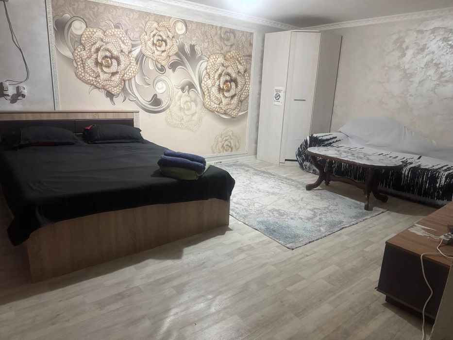 Сдам кв Уневерсам  8000