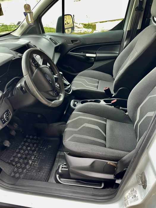 Vând Ford Transit Connect